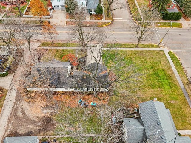 812 Center STREET, Lake Geneva, WI 53147