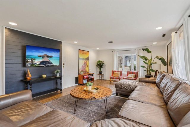 812 Center STREET, Lake Geneva, WI 53147