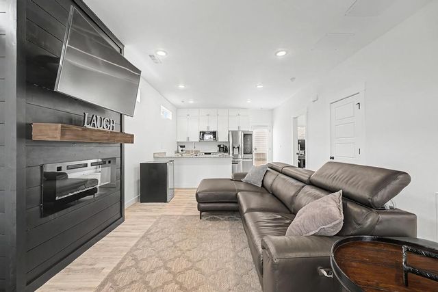 901 Tennessee Avenue, Bentonville, AR 72713