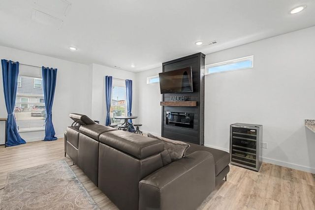 901 Tennessee Avenue, Bentonville, AR 72713