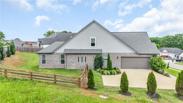 2030 Collins Drive, Pea Ridge, AR 72751