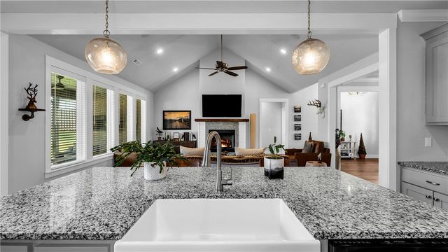 2030 Collins Drive, Pea Ridge, AR 72751