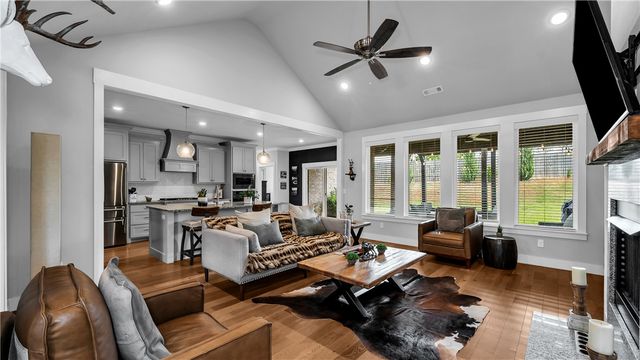 2030 Collins Drive, Pea Ridge, AR 72751