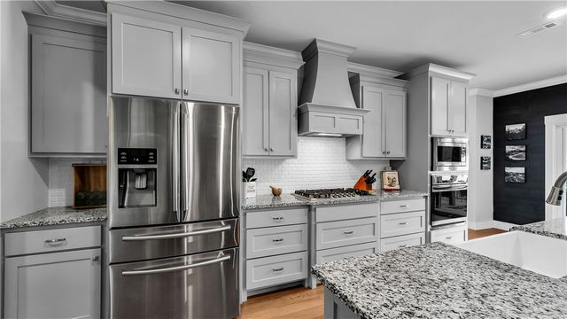 2030 Collins Drive, Pea Ridge, AR 72751