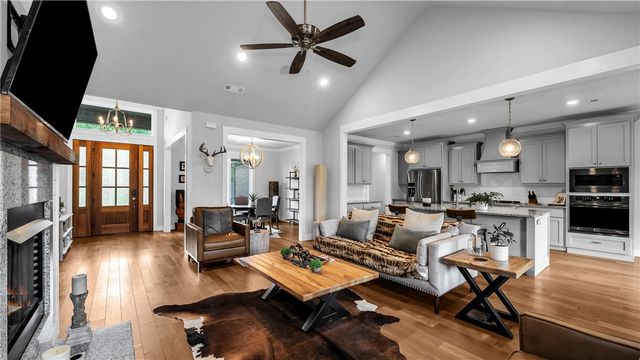 2030 Collins Drive, Pea Ridge, AR 72751