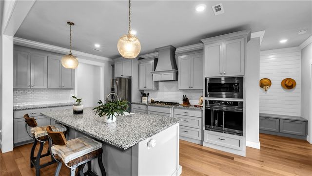 2030 Collins Drive, Pea Ridge, AR 72751