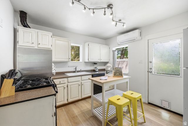 12 W CRYSTAL AVE, South Salt Lake, UT 84115