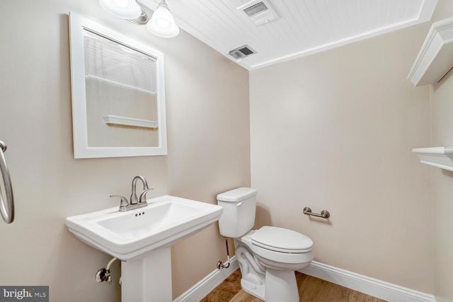 8704 GREYSTONE PL, Alexandria, VA 22309