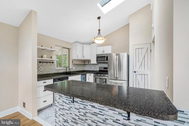 8704 GREYSTONE PL, Alexandria, VA 22309