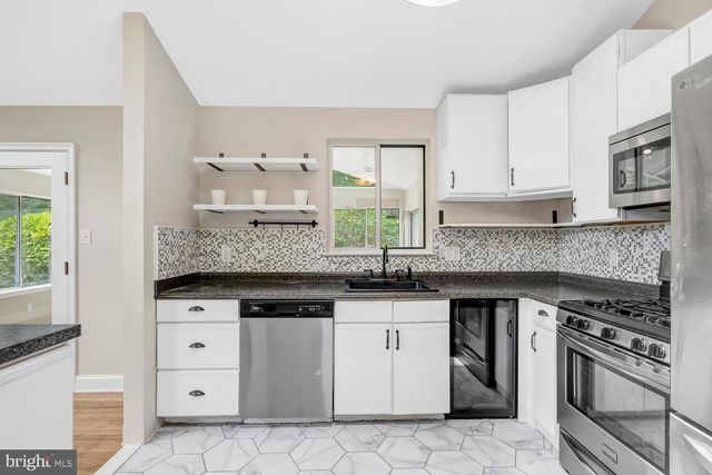 8704 GREYSTONE PL, Alexandria, VA 22309