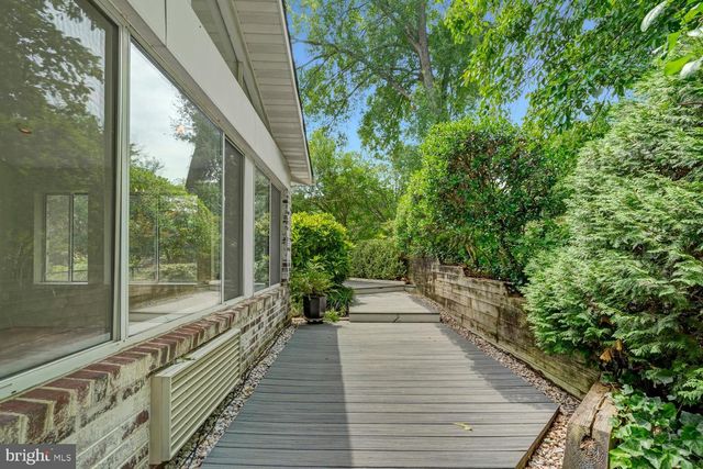 8704 GREYSTONE PL, Alexandria, VA 22309