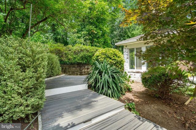 8704 GREYSTONE PL, Alexandria, VA 22309
