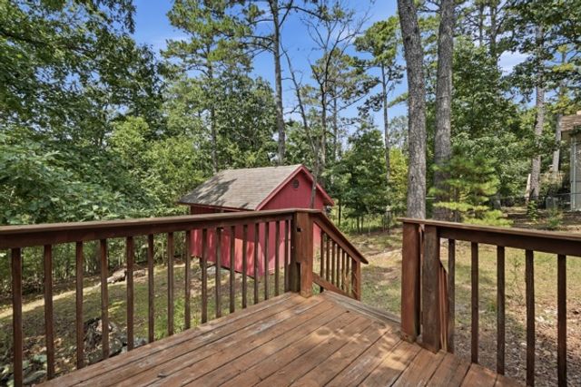 8 Cloud Drive, Eureka Springs, AR 72632
