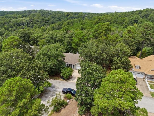 8 Cloud Drive, Eureka Springs, AR 72632