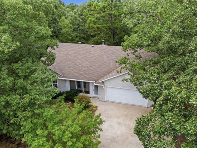 8 Cloud Drive, Eureka Springs, AR 72632