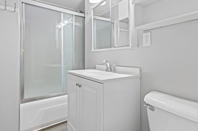 8155 Wentworth Avenue S, Bloomington, MN 55420