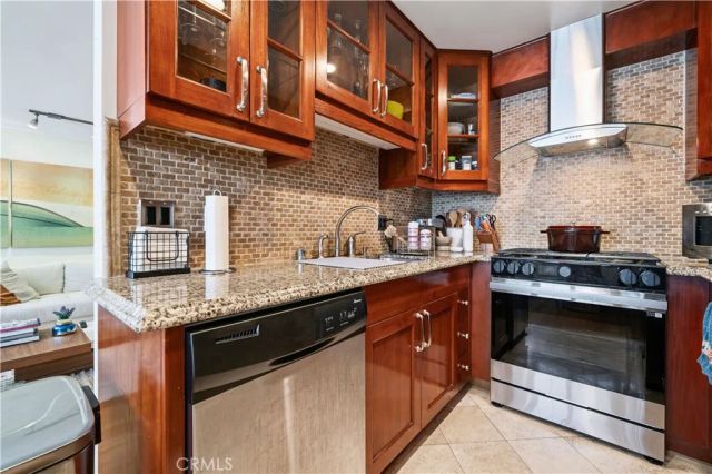 1154 S Barrington Avenue 213, Los Angeles, CA 90049