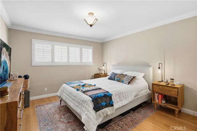 1154 S Barrington Avenue 213, Los Angeles, CA 90049