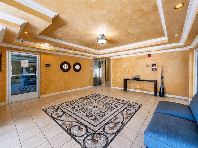 1154 S Barrington Avenue 213, Los Angeles, CA 90049