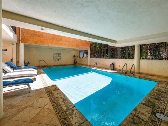 1154 S Barrington Avenue 213, Los Angeles, CA 90049