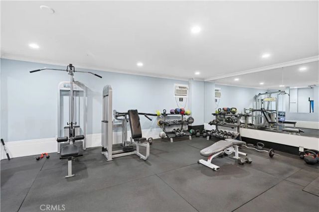 1154 S Barrington Avenue 213, Los Angeles, CA 90049
