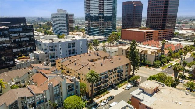 1154 S Barrington Avenue 213, Los Angeles, CA 90049