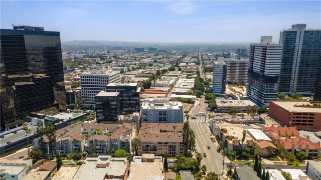 1154 S Barrington Avenue 213, Los Angeles, CA 90049