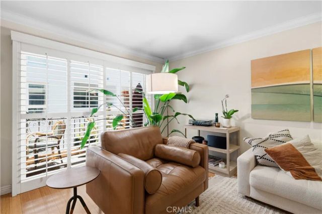 1154 S Barrington Avenue 213, Los Angeles, CA 90049