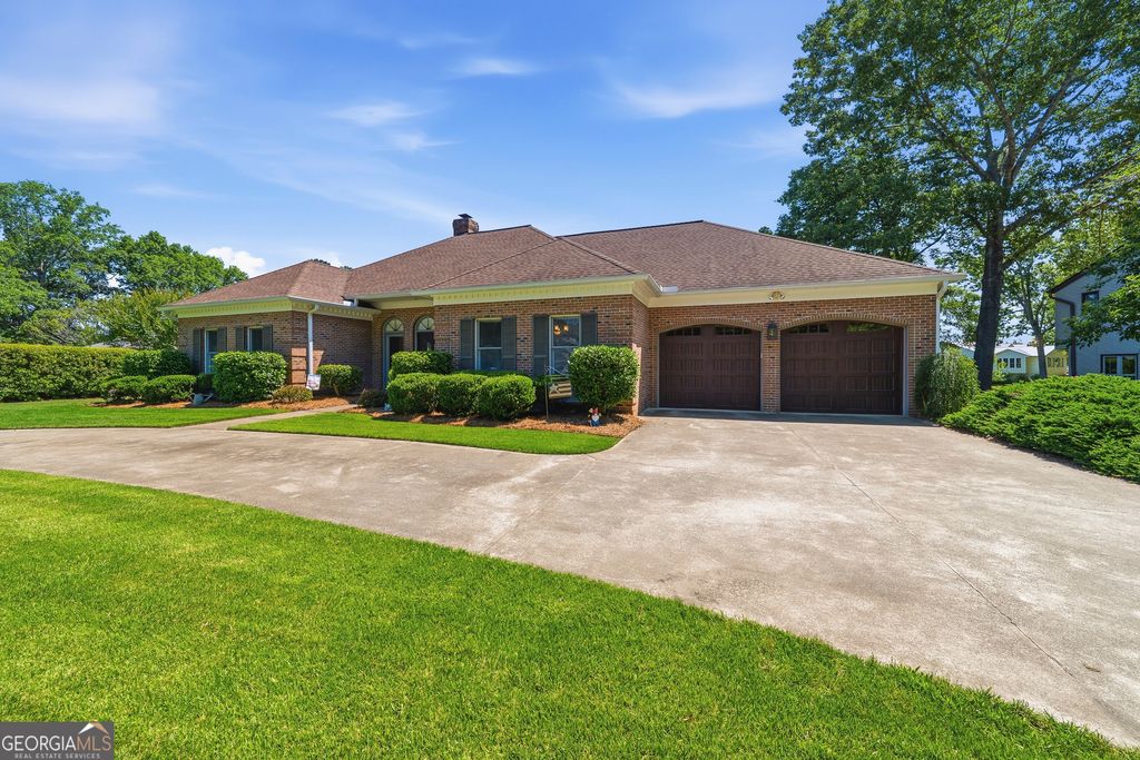104 Spruce Point, Eatonton, GA 31024