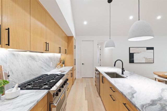 2611 Oak Crest Ave B, Austin, TX 78704