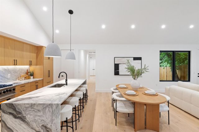 2611 Oak Crest Ave B, Austin, TX 78704