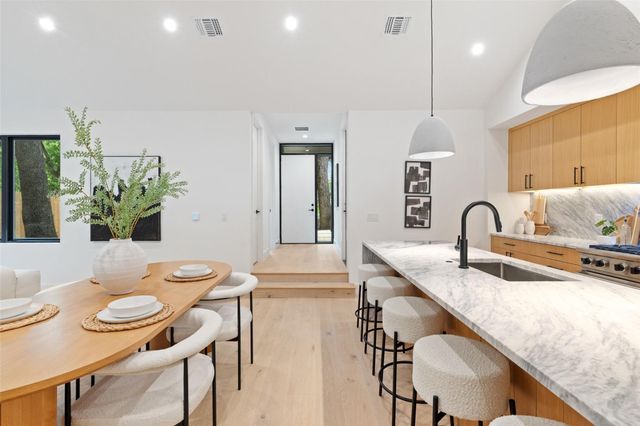 2611 Oak Crest Ave B, Austin, TX 78704