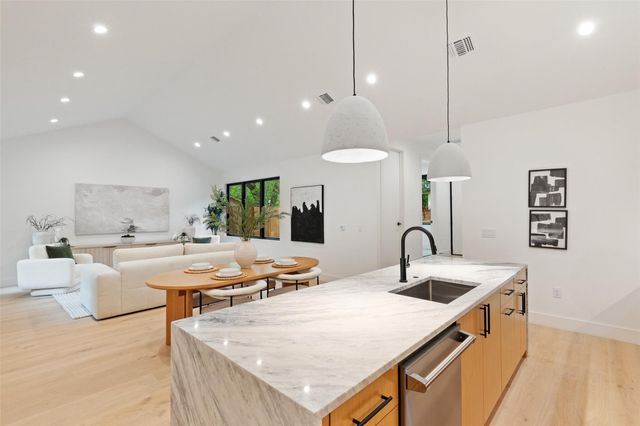 2611 Oak Crest Ave B, Austin, TX 78704