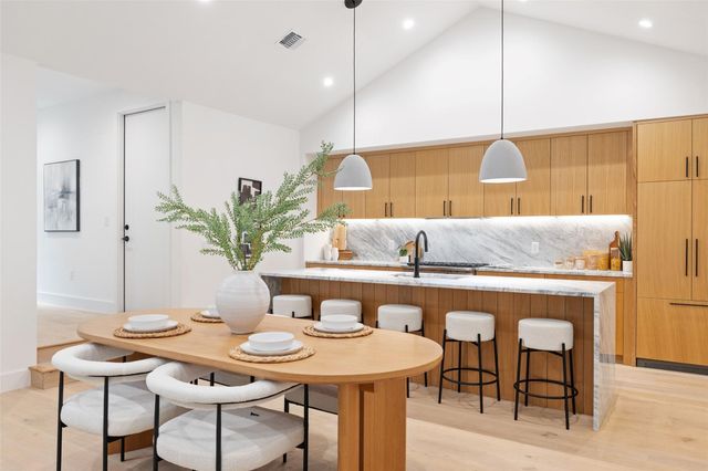 2611 Oak Crest Ave B, Austin, TX 78704