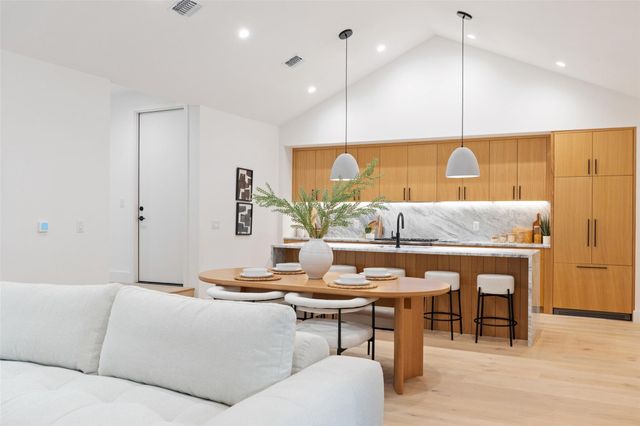 2611 Oak Crest Ave B, Austin, TX 78704