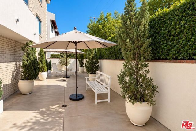 15141 Burbank Boulevard 207, Van Nuys (los Angeles), CA 91411