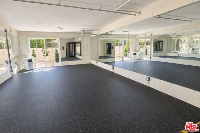 15141 Burbank Boulevard 207, Van Nuys (los Angeles), CA 91411