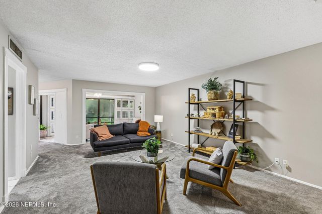 8719 COMO LAKE Drive 8719, Jacksonville, FL 32256