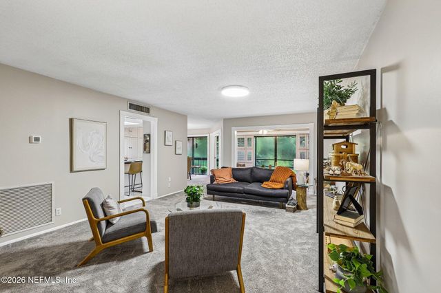 8719 COMO LAKE Drive 8719, Jacksonville, FL 32256