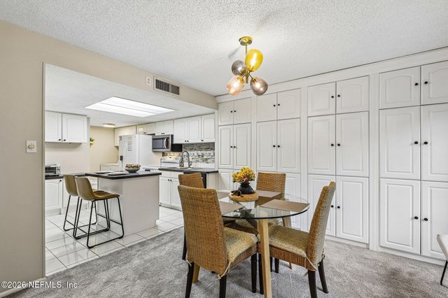 8719 COMO LAKE Drive 8719, Jacksonville, FL 32256