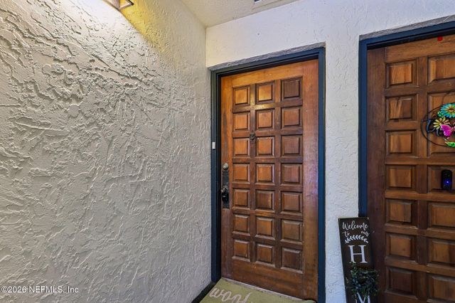 8719 COMO LAKE Drive 8719, Jacksonville, FL 32256
