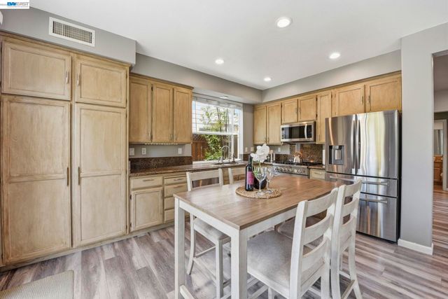 36939 Papaya Street, Newark, CA 94560