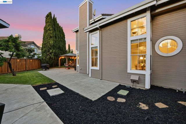 36939 Papaya Street, Newark, CA 94560