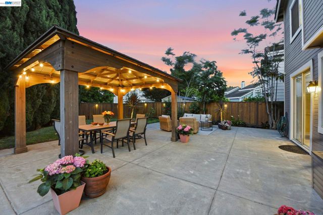 36939 Papaya Street, Newark, CA 94560