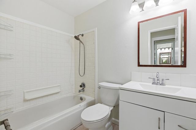 1412 Silverado Dr, Modesto, CA 95356