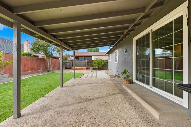 1412 Silverado Dr, Modesto, CA 95356