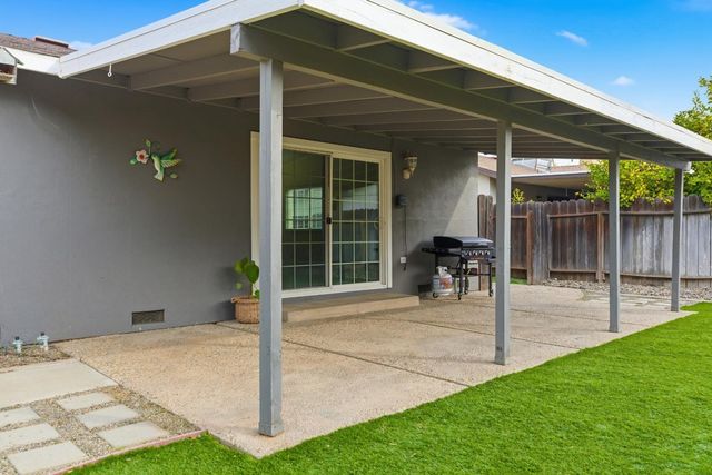 1412 Silverado Dr, Modesto, CA 95356