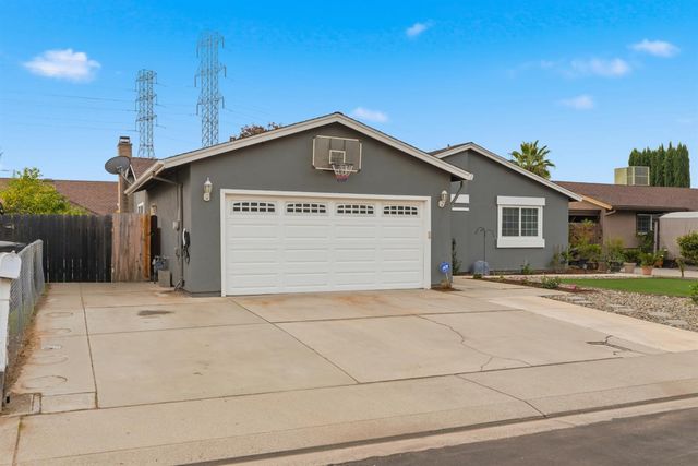 1412 Silverado Dr, Modesto, CA 95356