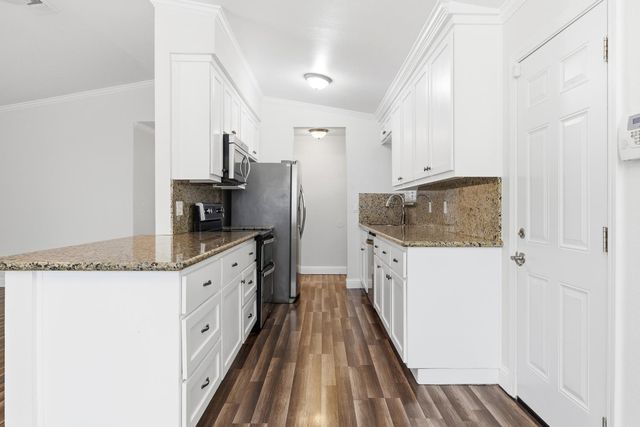 1412 Silverado Dr, Modesto, CA 95356