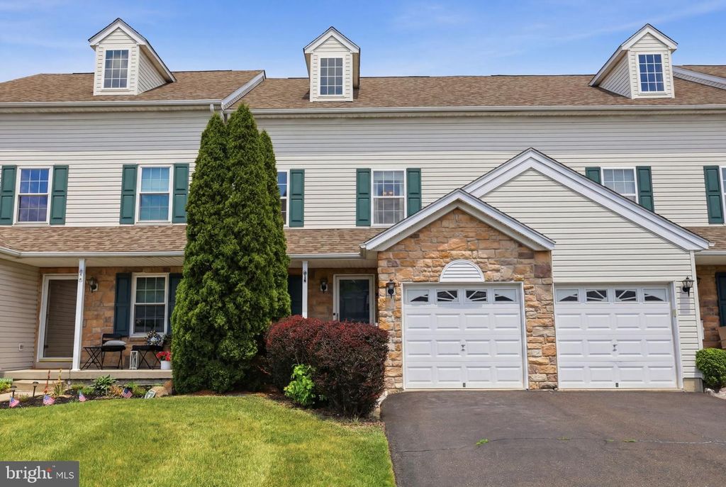314 CEDAR WAXWING DR, Warrington, PA 18976